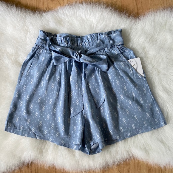 Full Circle Tie-Waist Shorts - Picture 2 of 4